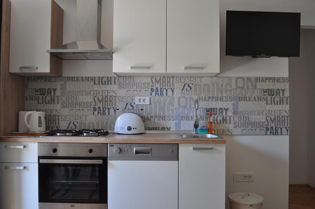 Dadule Apartments Podstrana Szoba fotó