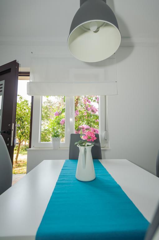 Dadule Apartments Podstrana Szoba fotó