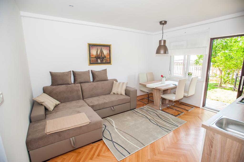 Dadule Apartments Podstrana Kültér fotó